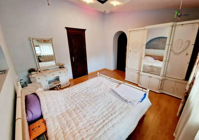 Երեք հարկանի քարե տուն, Համո Սահյան Արաբկիրում, 827 ք.մ., 3+ սանհանգույց, կապիտալ վերանորոգված