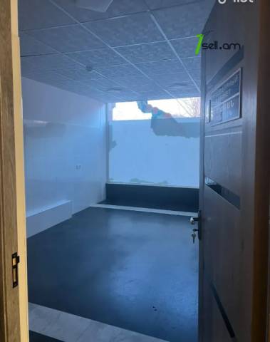 Բազմաֆունկցիոնալ գույք Արցախի պողոտայում կենտրոնում, 400 ք.մ.