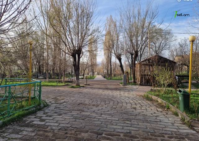 4 սենյականոց բնակարան նորակառույց շենքում Լվովյան փողոցում, 160 ք.մ., 2 սանհանգույց