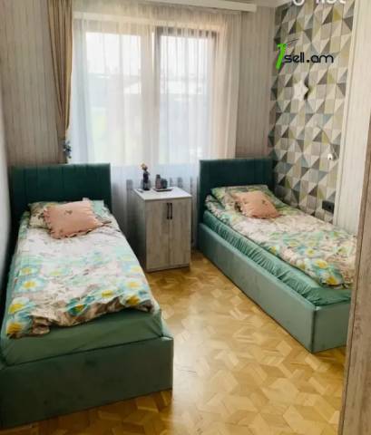 3 սենյականոց բնակարան Գայի պողոտայում, 80 ք.մ., նախավերջին հարկ, կապիտալ վերանորոգված