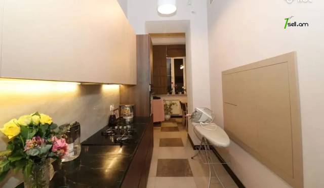 3 սենյականոց բնակարան Մոսկովյան փողոցում, 110 ք.մ., նախավերջին հարկ, բարձր առաստաղներ