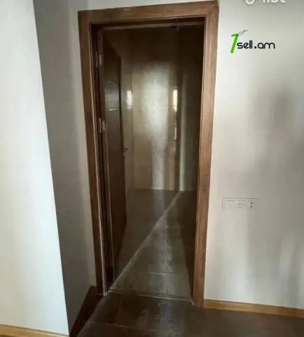 3 սենյականոց բնակարան նորակառույց շենքում Մոնթե Մելքոնյան փողոցում, 100 ք.մ., 8/17 հարկ