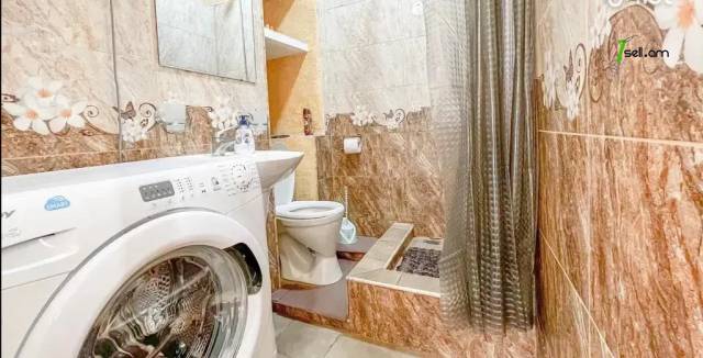 1 սենյականոց բնակարան Մովսես Խորենացու փողոցում, 31 ք.մ., բարձր առաստաղներ, եվրովերանորոգված