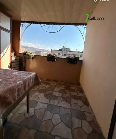 4 սենյականոց բնակարան Եզնիկ Կողբացու փողոցում, 105 քմ, կապիտալ վերանորոգված