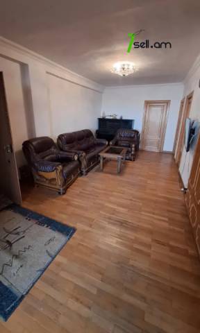 3 սենյականոց բնակարան Երվանդ Քոչարի փողոցում, 100 ք.մ., 7/10 հարկ, կոսմետիկ վերանորոգում