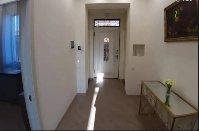 Երկու հարկանի քարե տուն Շրջանցիկ Թունել փողոցում Արաբկիրում, 220 ք.մ., 3+ սանհանգույց