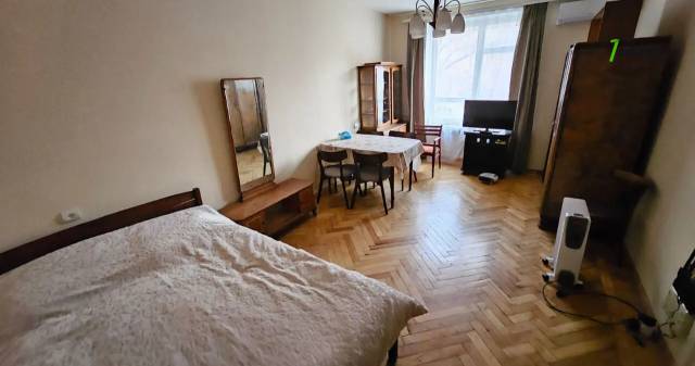 1 սենյականոց բնակարան Տերյան փողոցում, 37 ք.մ., նախավերջին հարկ, եվրովերանորոգված, քարե շենք