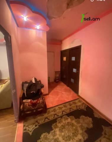 3 սենյականոց բնակարան Առնո Բաբաջանյան փողոցում, 75 ք.մ., մի քանի պատշգամբ, մասնակի վերանորոգում