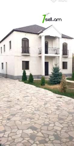 Երկու հարկանի քարե տուն Ավանում, 230 ք.մ., 2 սանհանգույց, կապիտալ վերանորոգված