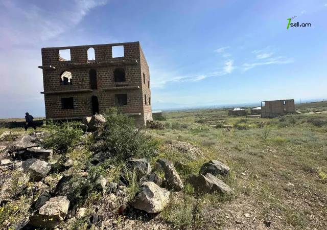 Չորս հարկանի քարե տուն Մայիսյան փողոցում Պռոշյանում, 470 քմ, 3+ սանհանգույց