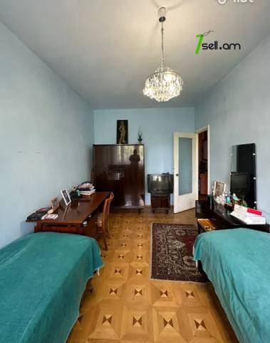 3 սենյականոց բնակարան Մամիկոնյանց փողոցում, 77 քմ, նախավերջին հարկ, կապիտալ վերանորոգված, քարե շենք