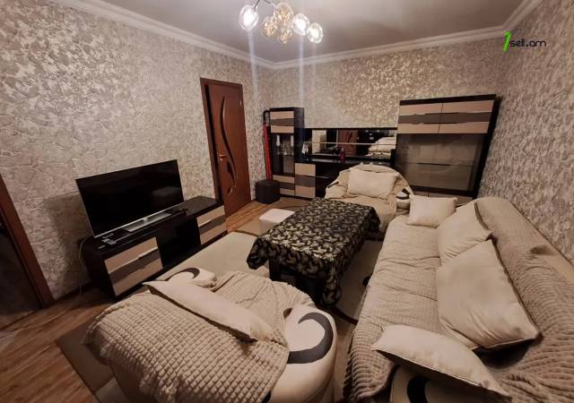 3 սենյականոց բնակարան Երվանդ Քոչարի փողոցում, 72 ք.մ., 4/9 հարկ, կապիտալ վերանորոգված