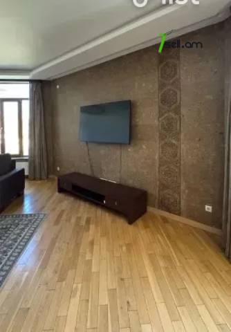 7 սենյականոց բնակարան նորակառույց շենքում Ազատության պողոտայում, 260 քմ, նախավերջին հարկ