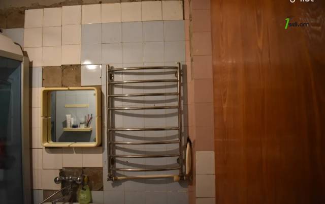 4 սենյականոց բնակարան Լվովյան փողոցում, 76 ք.մ., 1/5 հարկ, քարե շենք