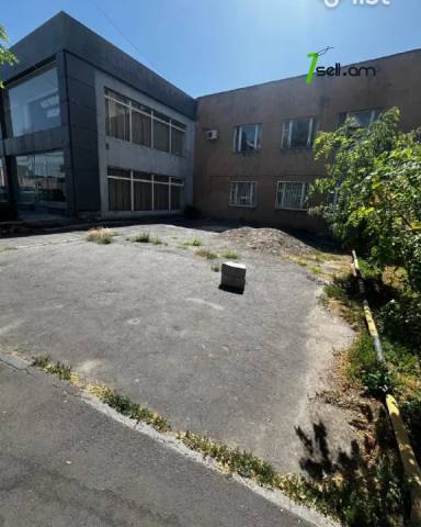 Շենք Ֆուչիկի փողոցում Աջափնյակում, 1800 քմ