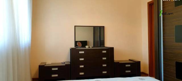 3 սենյականոց բնակարան նորակառույց շենքում, Դավթաշենի 4-րդ զանգված, 84 ք.մ., 2 սանհանգույց