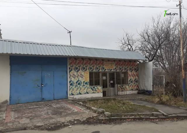 Բազմաֆունկցիոնալ գույք, 8-րդ թաղամաս Չարենցավանում, 90 քմ