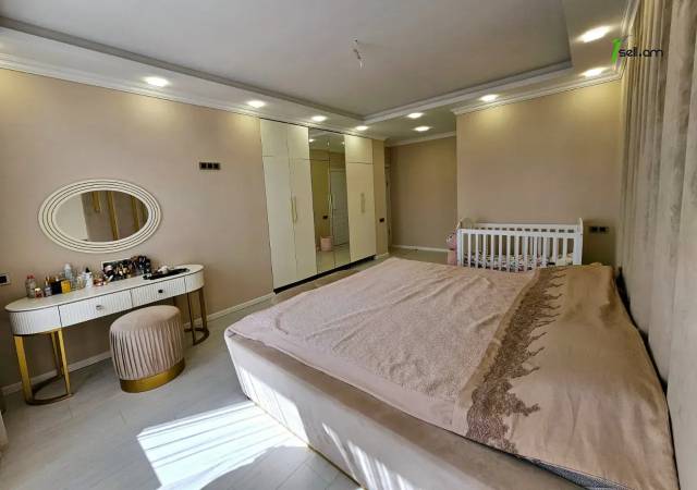 Երկու հարկանի տուն Մհեր Մկրտչյան փողոցում Ավանում, 580 ք.մ., 3+ սանհանգույց, կապիտալ վերանորոգված