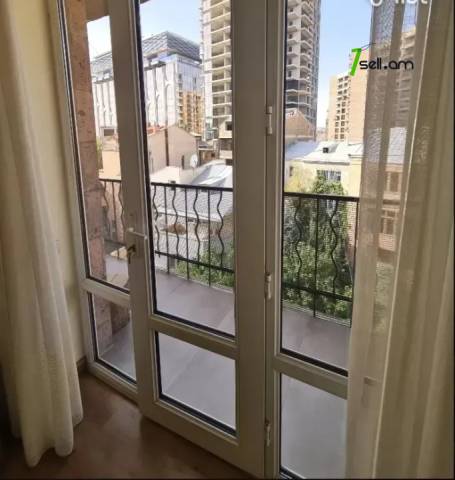 3 սենյականոց բնակարան Սարյան փողոցում, 92 քմ, 6/8 հարկ, 2 սանհանգույց