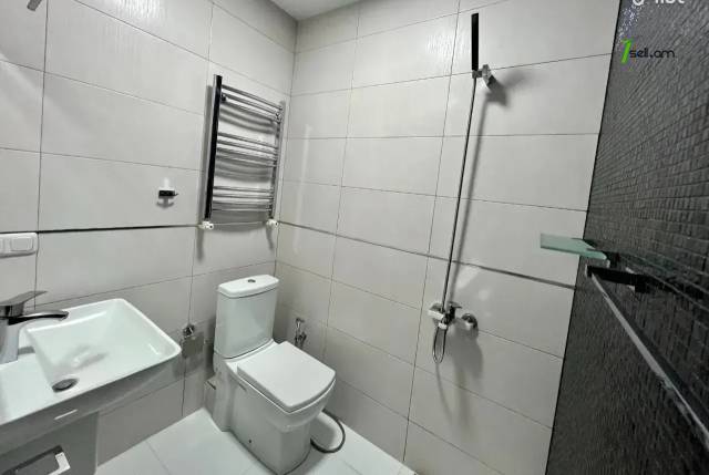 3 սենյականոց բնակարան նորակառույց շենքում Վաղարշ Վաղարշյան փողոցում, 85 ք.մ., 2 սանհանգույց