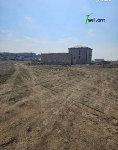 Հողատարածք բնակելի շինությունների համար Եղվարդում, 480 ք.մ.