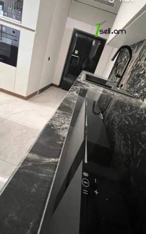 Երկու հարկանի թաունհաուզ Վերին Անտառային փողոցում կենտրոնում, 250 ք.մ., 3+ սանհանգույց