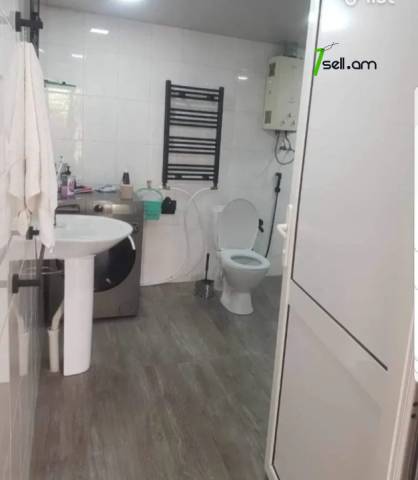 Երկու հարկանի քարե տուն, Մաշտոցի 10-րդ նրբանցք Օշականում, 260 քմ, 2 սանհանգույց