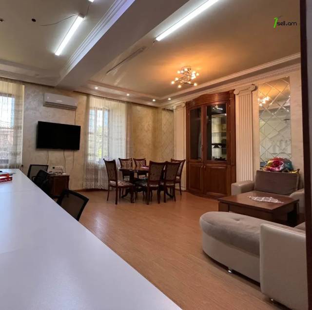 4 սենյականոց բնակարան Մեսրոպ Մաշտոցի պողոտայում, 120 քմ, 2/5 հարկ, բարձր առաստաղներ