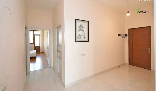 3 սենյականոց բնակարան նորակառույց շենքում Պարույր Սևակի փողոցում, 88 ք.մ., 2 սանհանգույց