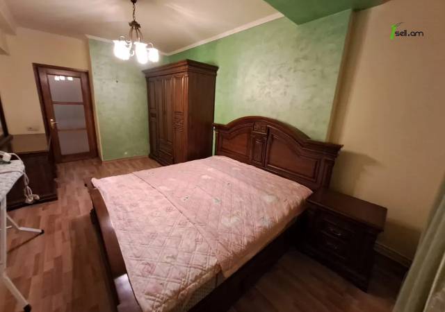 3 սենյականոց բնակարան Թումանյան փողոցում, 90 ք.մ., նախավերջին հարկ, կապիտալ վերանորոգված