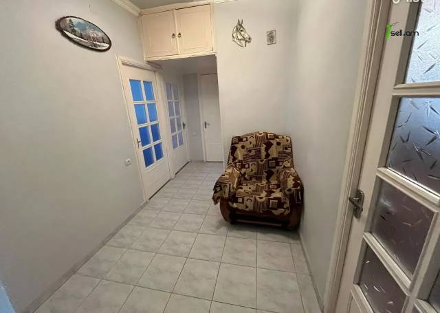 3 սենյականոց բնակարան Զաքարիա Քանաքեռցու փողոցում, 79 քմ, 6/9 հարկ, մի քանի պատշգամբ