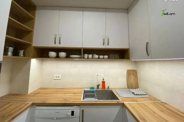 2 սենյականոց բնակարան նորակառույց շենքում Օրբելի եղբայրների փողոցում, 77 ք.մ., 3/15 հարկ