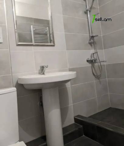 2 սենյականոց բնակարան Սունդուկյան փողոցում, 62 քմ, 6/9 հարկ, կապիտալ վերանորոգված