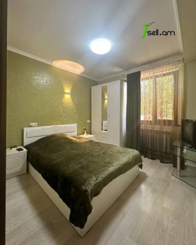 3 սենյականոց բնակարան Արցախի պողոտայում, 67 քմ, 1/14 հարկ, կապիտալ վերանորոգված, քարե շենք