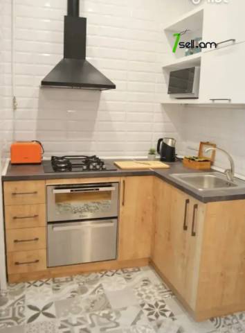 2 սենյականոց բնակարան նորակառույց շենքում Մաշտոցի պողոտայում, 47 ք.մ., բարձր առաստաղներ