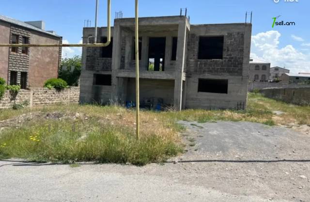 Երկու հարկանի քարե տուն Բագրևանդի 42-րդ փողոցում Ջրվեժում, 350 քմ, 3+ սանհանգույց