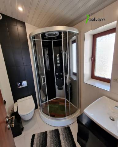 Ընդարձակ 5 սենյականոց բնակարան նորակառույց շենքում Անտառային փողոցում, 338 քմ, 3+ սանհանգույց