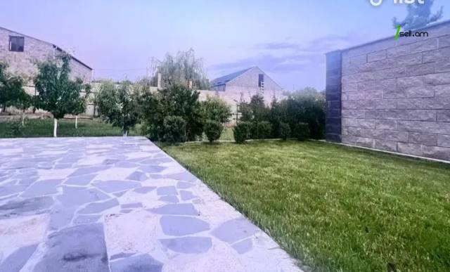Երկու հարկանի տուն, Davit-Bek St Նոր Նորքում, 410 քմ, 2 սանհանգույց, դիզայներական ոճով վերանորոգված