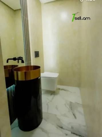 3 սենյականոց բնակարան Սայաթ-Նովայի պողոտայում, 95 քմ, 2 սանհանգույց, դիզայներական ոճով վերանորոգված