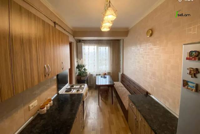 3 սենյականոց բնակարան, Չարենց թաղամաս, 82 քմ, 8/14 հարկ, կոսմետիկ վերանորոգում