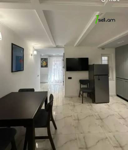 3 սենյականոց բնակարան Գլինկայի փողոցում, 67 քմ, 1/3 հարկ, եվրովերանորոգված, քարե շենք