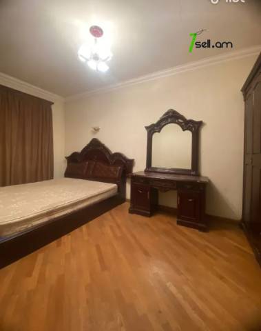 4 սենյականոց բնակարան Լվովյան փողոցում, 130 քմ, 1/5 հարկ, կոսմետիկ վերանորոգում, քարե շենք