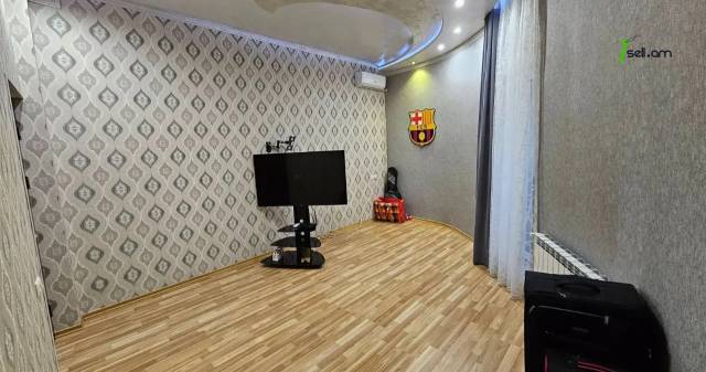 Երկու հարկանի քարե թաունհաուզ, Նորաշեն թաղամաս Աջափնյակում, 260 ք.մ., 2 սանհանգույց