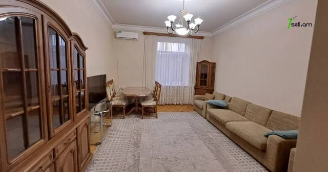 2 սենյականոց բնակարան Բաղրամյան պողոտայում, 70 քմ, նախավերջին հարկ, կապիտալ վերանորոգված, քարե շենք