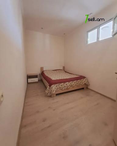 2 սենյականոց բնակարան Բաղրամյան պողոտայում, 42 ք.մ., 2/5 հարկ, կապիտալ վերանորոգված, քարե շենք