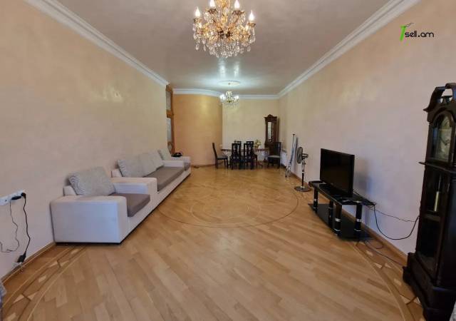 Երեք հարկանի քարե տուն Գևորգ Հովսեփյանի փողոցում Նորք Մարաշում, 1900 քմ, 3+ սանհանգույց