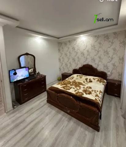 3 սենյականոց բնակարան Վրացական փողոցում, 68 ք.մ., 3/7 հարկ, կապիտալ վերանորոգված, քարե շենք