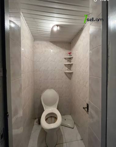 Երկու հարկանի քարե տուն Մարշալ Խուդյակովի փողոցում Ավանում, 286 ք.մ., 2 սանհանգույց