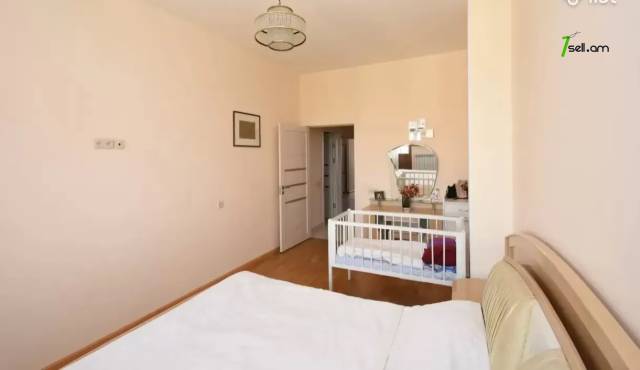 3 սենյականոց բնակարան նորակառույց շենքում Պարույր Սևակի փողոցում, 90 ք.մ., բարձր առաստաղներ