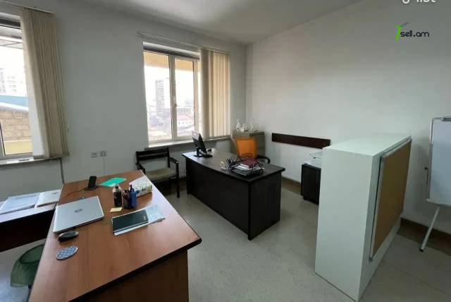 Բազմաֆունկցիոնալ գույք Պարոնյան փողոցում կենտրոնում, 95 քմ